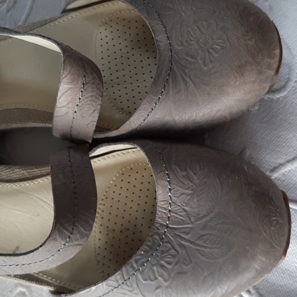 OTBT Pacific City Sage Embossed Leather Flat US8 - Picture 3 of 7